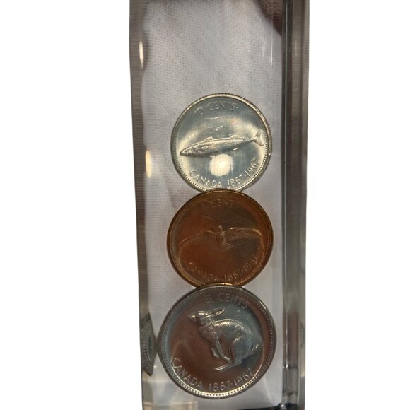 Vintage 1967 Canadian Centennial Coin Bottle Opener With Clear Acrylic Handle - Picture 2 of 12
